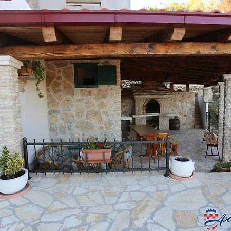 Apartment Almissa